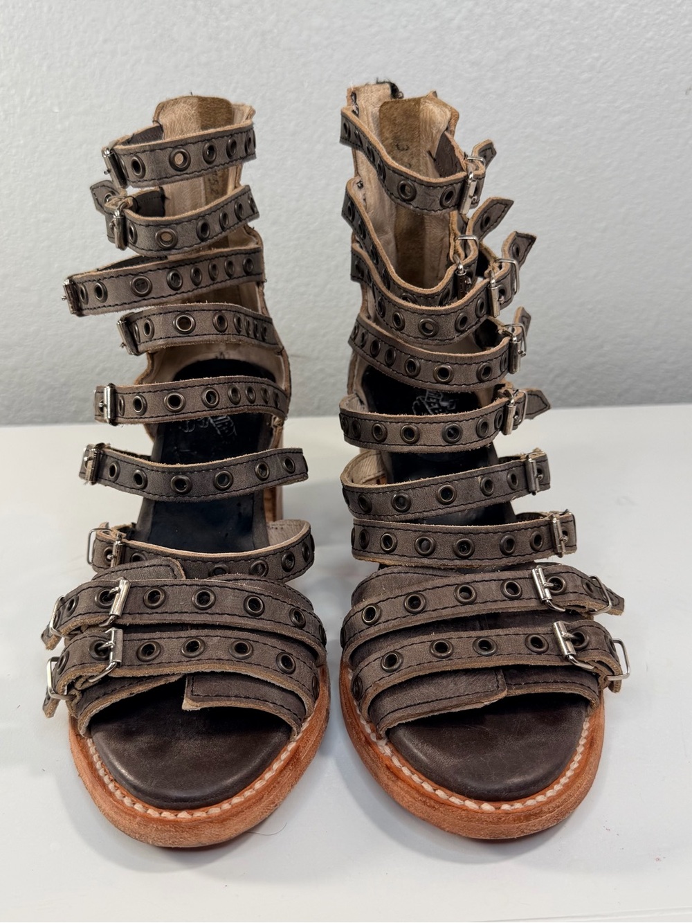 Freebird by Steven Cassandra Ice Studded Gladiator Sandals Brown Leather Size 8